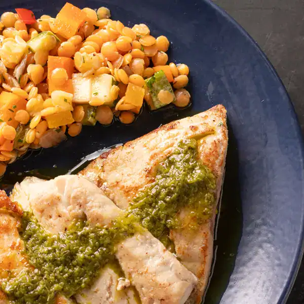 Tilápia grelhada com salada de lentilha rosa e legumes - Imagem 2