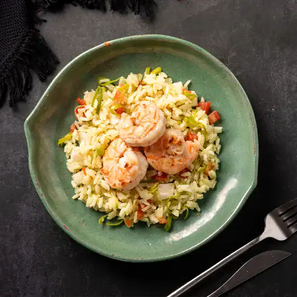 Camarão com abacaxi e arroz basmati
